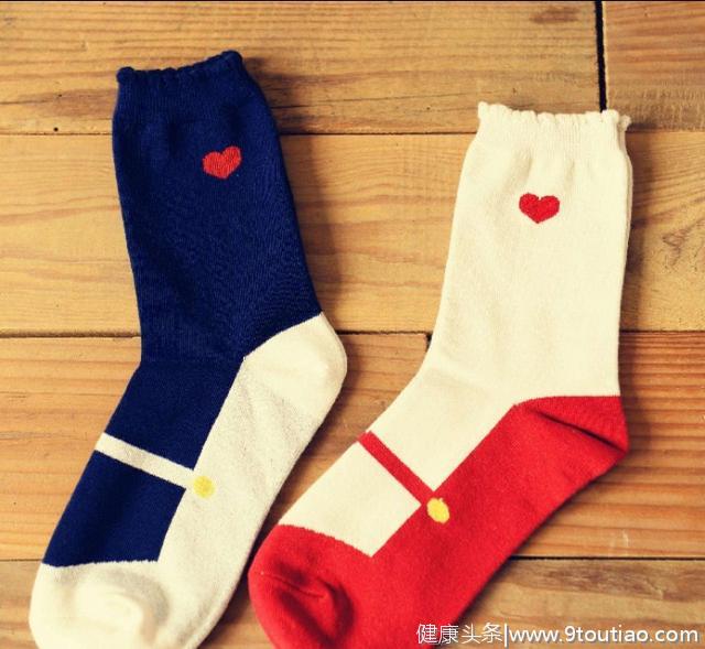 心理测试：觉得哪一款袜子穿起来最柔软？测你今年下半年运势如何