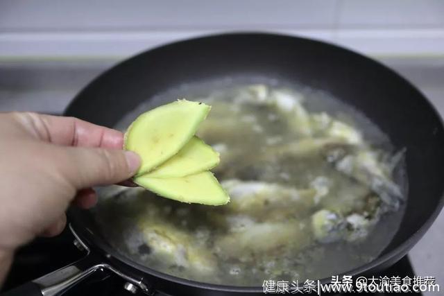 鲫鱼豆腐汤：可以提高抵抗力的春季养生汤，老少皆宜