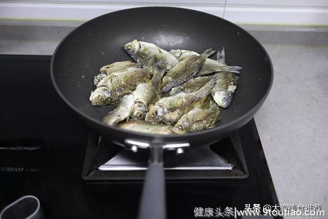 鲫鱼豆腐汤：可以提高抵抗力的春季养生汤，老少皆宜