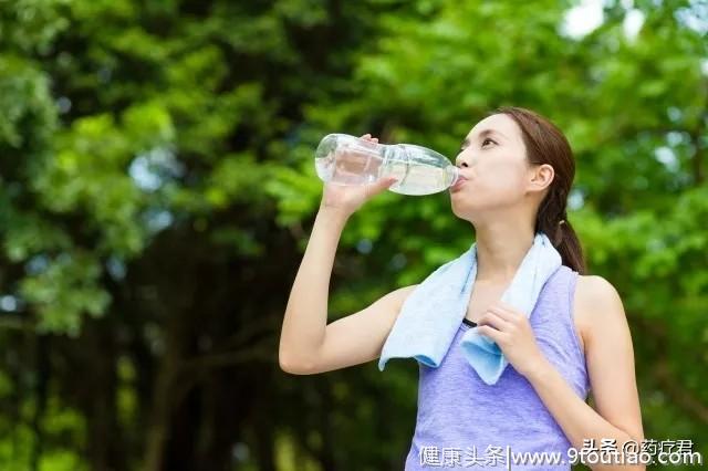 减肥期间，喝水有多重要！喝对这两种水，脂肪甩起来！