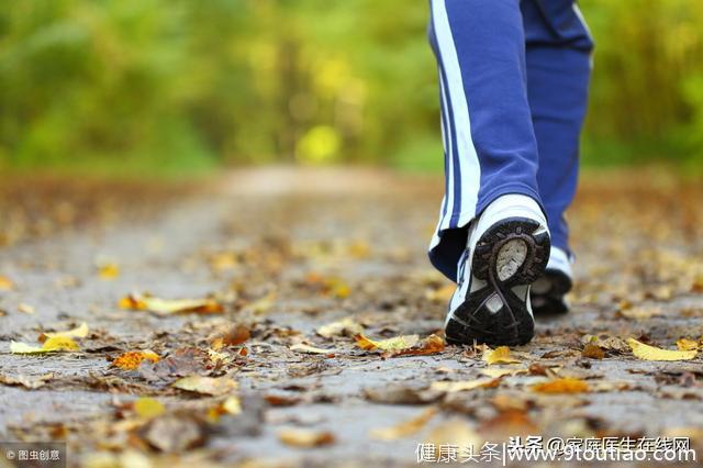 老年人每天走多少步才养生？不注意这2点，膝关节容易坏