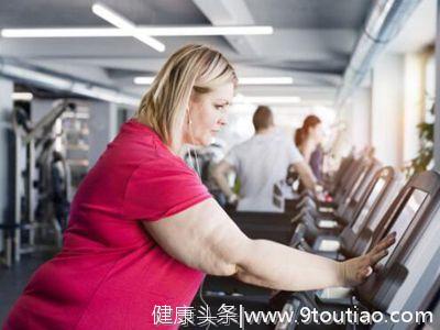 女性一般多少岁更年期才算正常？医生：这期间要注意2个健康风险