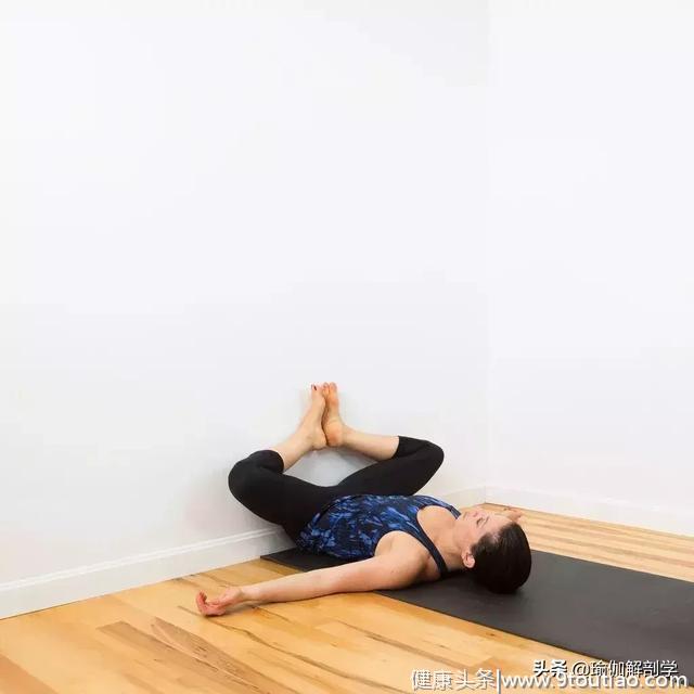 靠墙的阴瑜伽练习，让你的拉伸更深入！