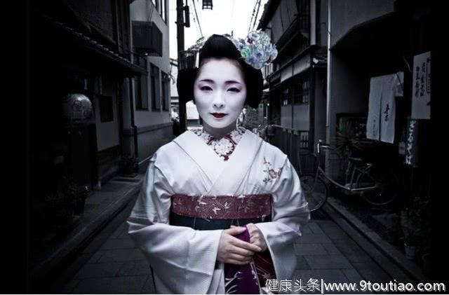日本美女很漂亮？至少日本古代所谓的美女欣赏不来，牙齿都是黑的