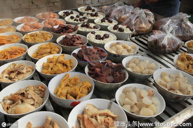 山东农村吃饭有很多规矩与禁忌，“吃什么、怎么吃”关系重大