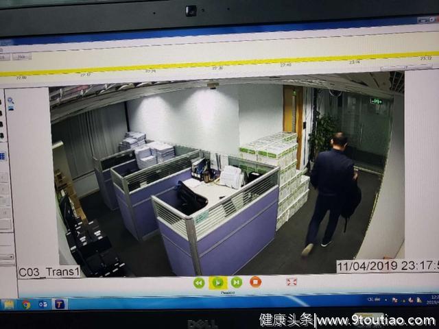 深圳38岁企业员工坠楼身亡，家属称长期加班致抑郁，企业否认