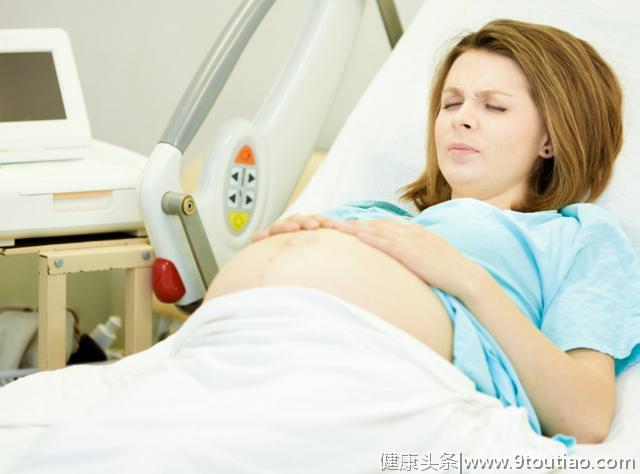 女性怀孕后，为什么有的人孕吐情况轻？或许和胎儿的发育有关