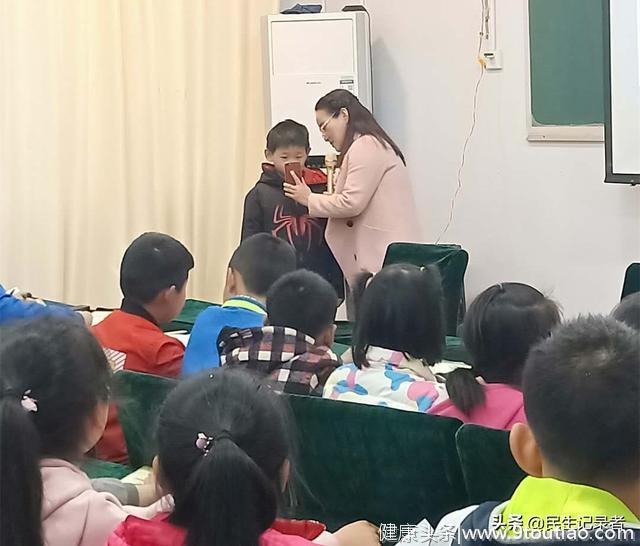 嘉陵区西兴初中举办中小学生心理健康知识讲