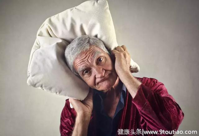 熬夜能否导致老年痴呆尚无定论，但失眠很可能会增加患痴呆的风险
