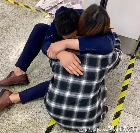 女友嫌男友“你真穷”，男友去盗窃，穷源于：习得性无助