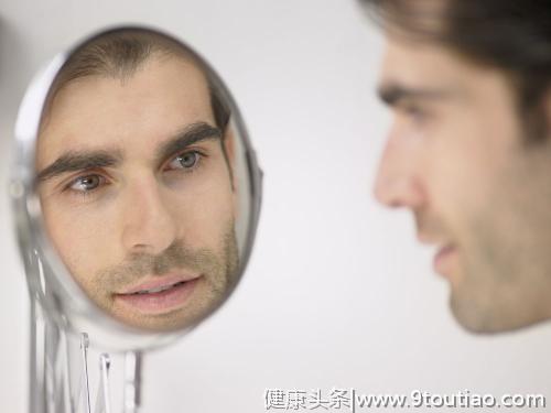 你永远比镜子中的自己，丑30% ｜ 你不上镜的心理学解释