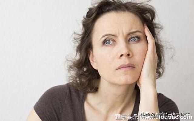 女人在上厕所时，注意2个细节，子宫会感谢你，妇科病也远离你