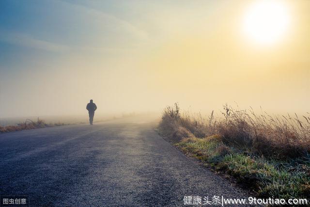 你的朋友中如果有这样的“穷人”，请你远离他