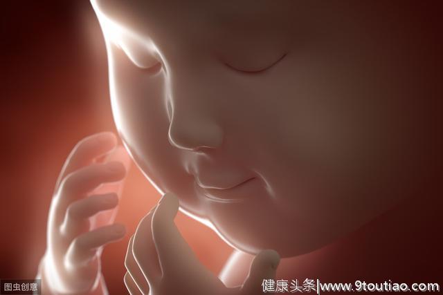 怀孕8个月产检，医生说胎儿头大身体小，孕妇搞清背后4个含义
