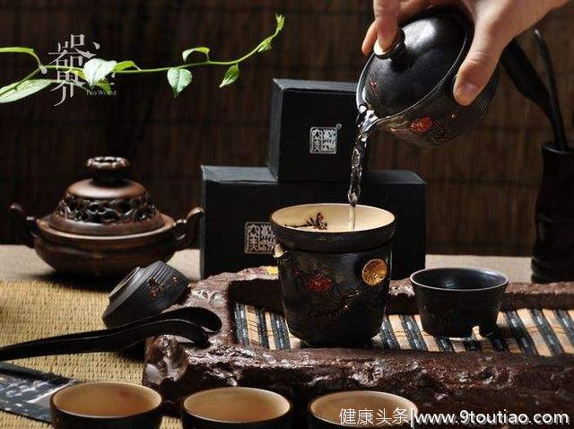 心理测试：你会用那一套茶具泡茶？测你以后生活会越来越富有吗！