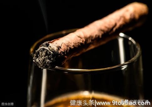 52岁老人1天2包烟，咳嗽半月以为是肺病，医院检查，已是命悬一线