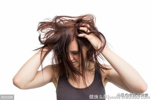 中国人脱发年龄提前20年：那些拼到脱发的年轻人，你还好吗