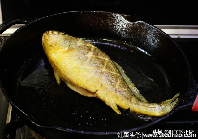 儿童长高食谱：这种鱼5月吃正好，煎鱼不破皮，一个妙招超管用！