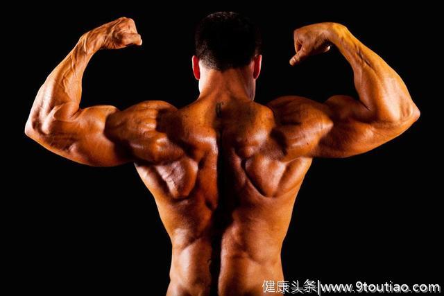 背部肌肉线条怎么保持？记住这2点，让背肌越来越完美！