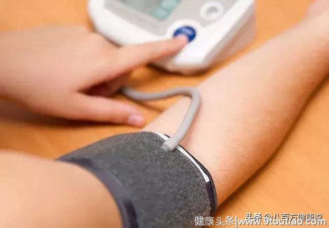 高血压没有症状，还要不要吃药？专家：没有症状的高血压更可怕！