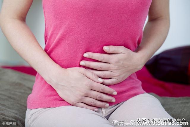 胃癌发出的第一个征兆，常常表现在大便上，最好去检查一下胃镜