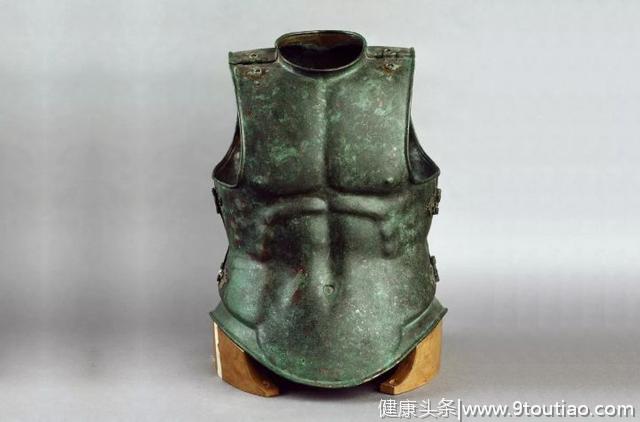 能让肥宅立刻拥有八块腹肌的古希腊文物？揭秘肌肉胸甲发展史