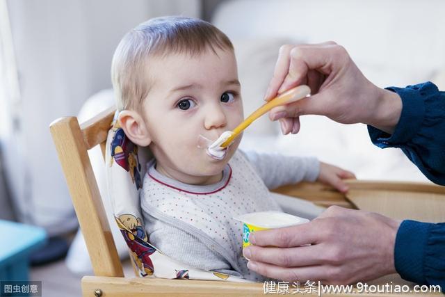 宝宝辅食何时添加，第一口辅食吃什么？5个原则要注意