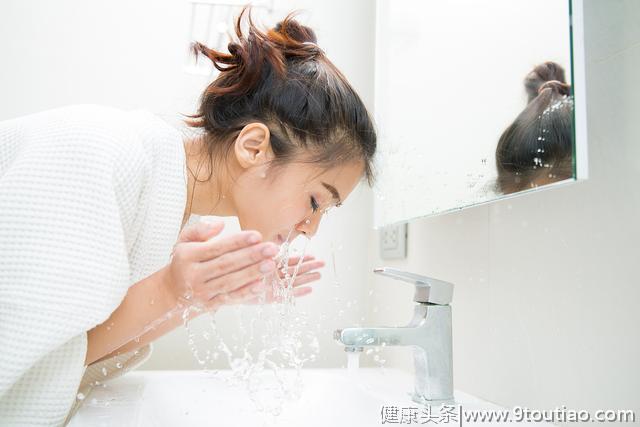 女性产后多久能碰凉水？想要子宫恢复得好，最好别少于这个天数