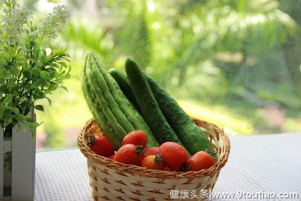 一根小黄瓜，保健大作用！夏日多吃黄瓜，清热解暑、开胃降压