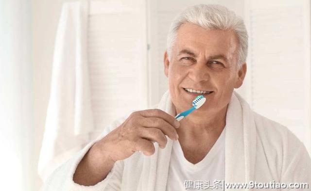 电动牙刷和手动牙刷，究竟哪个对牙齿好？医生：最关键的是这3点