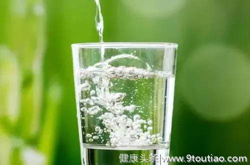 喝水也能防癌！身体缺水有10大信号