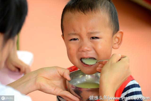 牙齿在胎儿期已经长成，孕期用药，营养要留心，给宝宝天生好牙