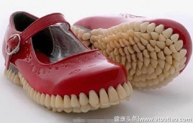 奇葩造型“牙齿鞋”，网友：容易引起不适！密集恐惧症慎点