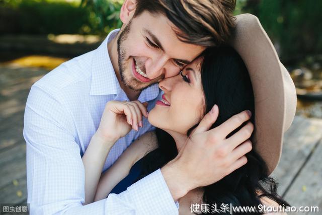 心理测试：选一对表情最甜蜜的情侣，测你邂逅浪漫爱情的几率