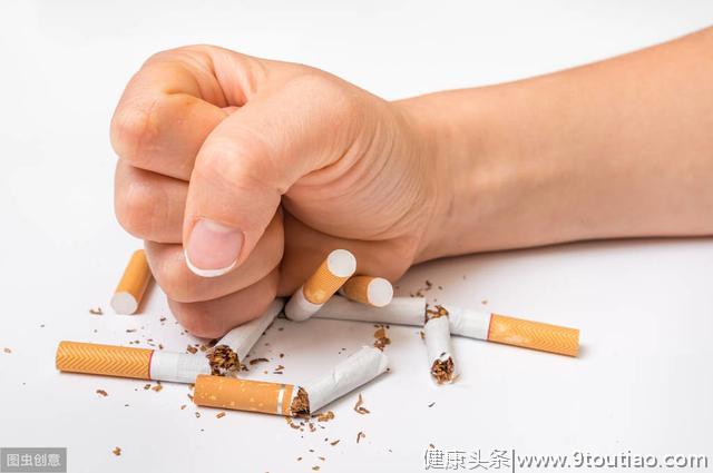 抽烟者注意：身体出现“两臭”，别不在意，可能肺病要登门