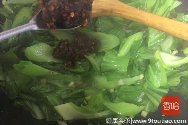 夏季这菜是个宝，孩子长个全靠它，鲜嫩可口，吃它正当时