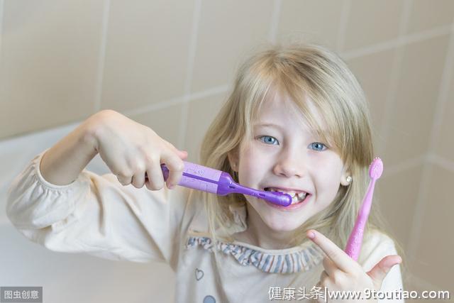 孩子的牙齿长好了，需要刷牙了，父母怎样选择合适孩子的牙刷？