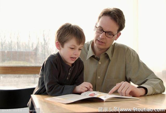 养男孩的公式：最好的家庭教育=“退位”的妈妈+“回归”的爸爸