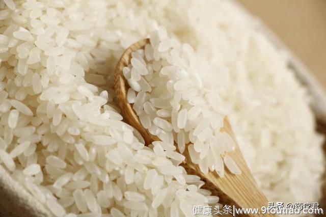 家中大米有了这些迹象，不要再吃了，常吃可致肝癌