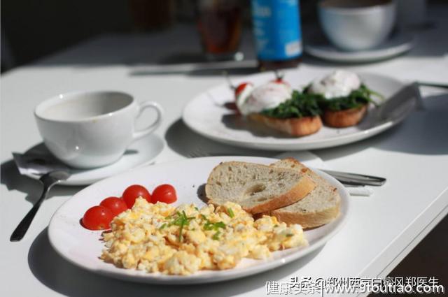 白癜风患者避免这4种早餐方式，容易导致扩散，第2种问题很严重