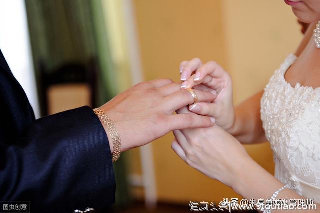 心理学家花10年揭露婚姻太累真相，做好3个方面就能轻松愉快幸福