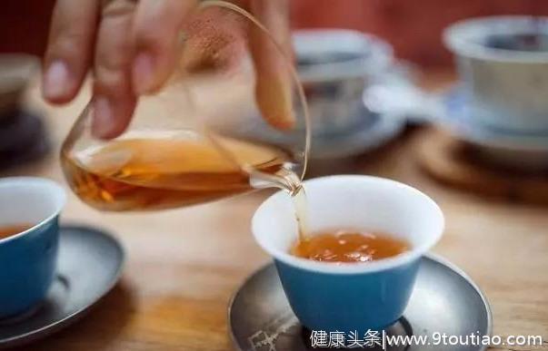 夏天喝绿茶好处多！到底多少度喝最养生？我来教你喝绿茶的方法