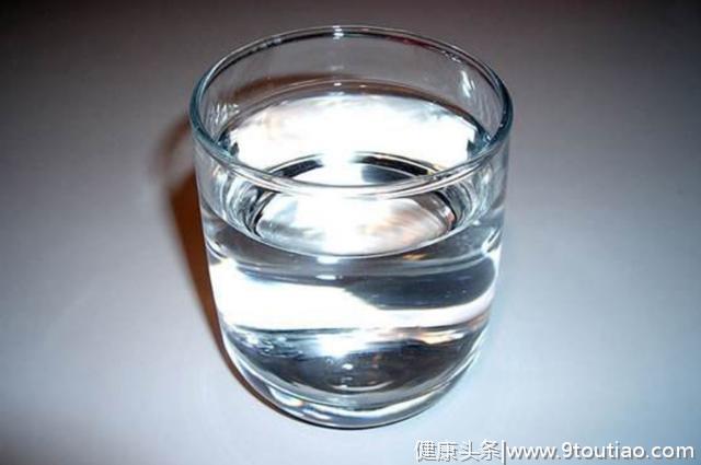 心理测试：你最想喝下哪一杯清水？测试你最近有什么心理负担！