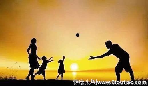 揭露中国家庭教育真相：这三种陪伴，真正优秀的父母选最后一种