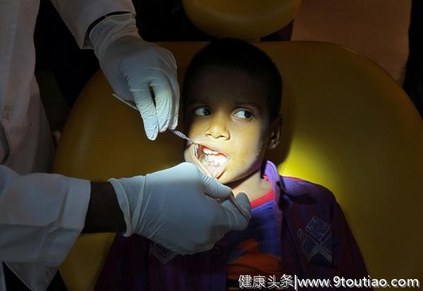 小男孩口腔长肉包　医划开惊见526颗牙密集生长 排成超恶轮状图