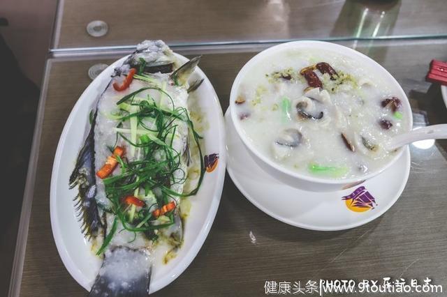 去澳门旅游吃什么？传说中的大排档美食，游客排队都要吃