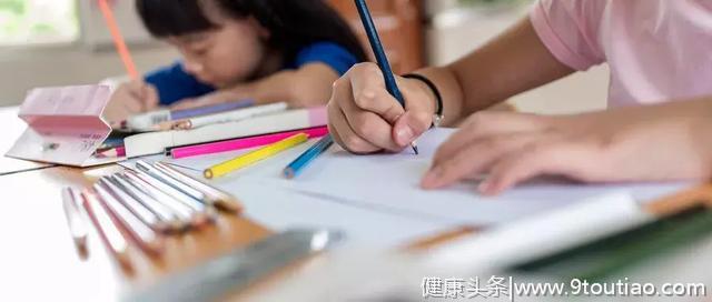 孩子究竟为什么会对游戏成瘾？调查发现，与这两种家庭教育有关