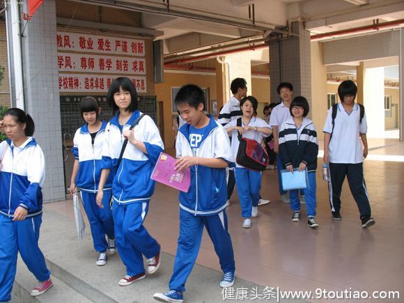 从初中的小女生被骗一万多看看深圳的家庭教育