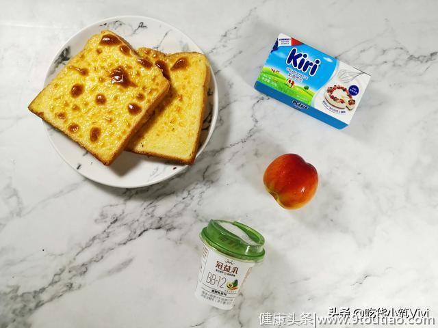 岩烧乳酪吐司｜懒人早餐食谱：拌一拌烤一烤，网红美食自己做