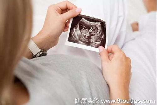 怀孕8个月肚子突然“变硬”，孕妈哭的稀里哗啦，医生却一脸淡定